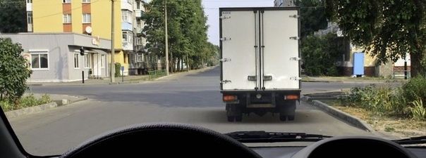 Вопрос 11: Разрешается ли Вам выполнить обгон?