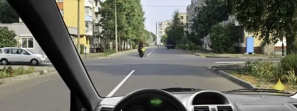 Вопрос 14: Как Вам следует поступить при повороте направо?
