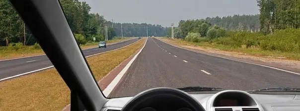 Вопрос 10: По какой полосе Вы имеете право двигаться с максимальной разрешенной скоростью вне населенного пункта?