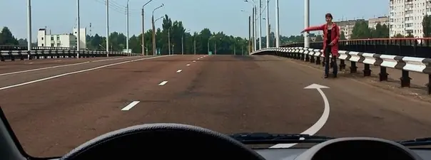 Вопрос 12: Разрешено ли Вам остановиться на мосту для посадки пассажира?