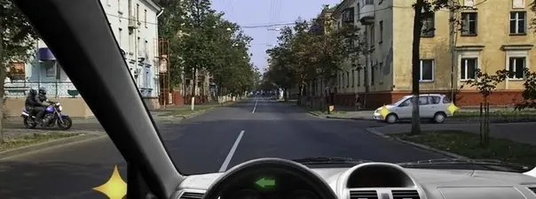 Вопрос 14: Кому Вы обязаны уступить дорогу при повороте налево?