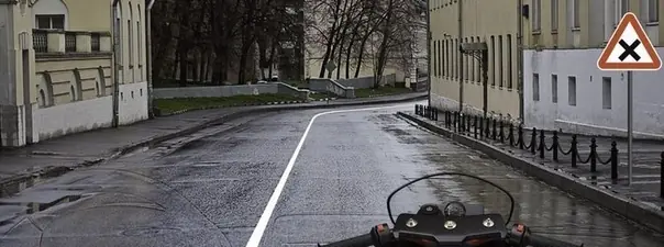 Вопрос 2: Этот знак предупреждает о приближении к перекрёстку, на котором Вы: