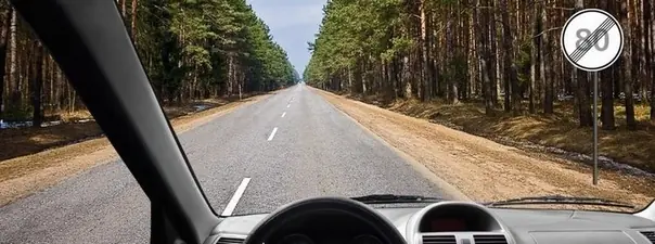 Вопрос 10: С какой максимальной скоростью Вы имеете право продолжить движение вне населенных пунктов на грузовом автомобиле с разрешенной максимальной массой не более 3,5 т?