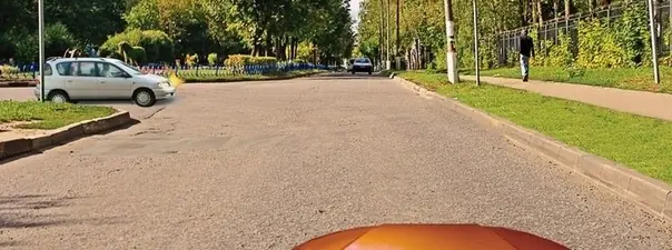 Вопрос 14: В каком случае Вы имеете право проехать перекресток первым?