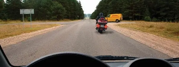 Вопрос 11: Разрешено ли Вам обогнать мотоцикл?