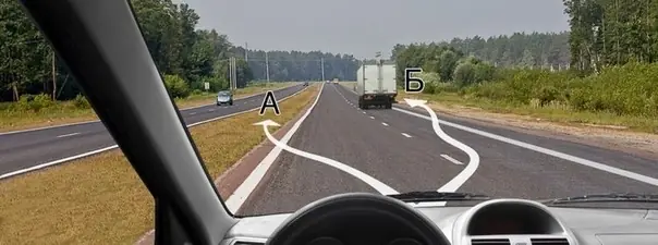 Вопрос 5: В каком из указанных мест Вам разрешено пересечь сплошную линию разметки и остановиться?