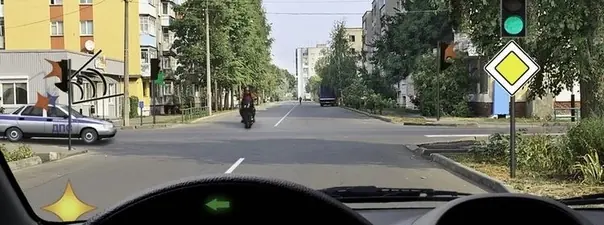 Вопрос 13: Кому Вы должны уступить дорогу при повороте налево.