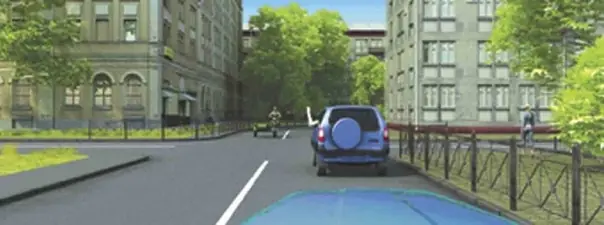 Вопрос 7: Согнутая в локте рука водителя автомобиля является сигналом, информирующим Вас о его намерении: