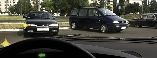 Вопрос 9: Как Вам следует действовать, выезжая на маломестном автобусе с места стоянки одновременно с легковым автомобилем?