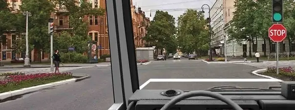 Вопрос 13: При движении прямо Вы: