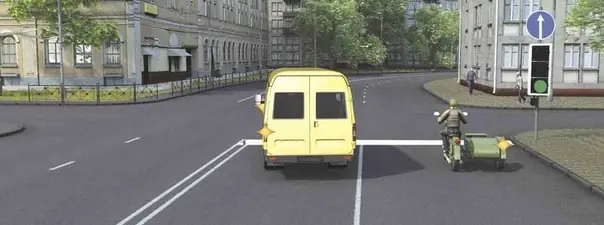 Вопрос 13: Кто из водителей, выполняющих поворот, нарушит Правила?
