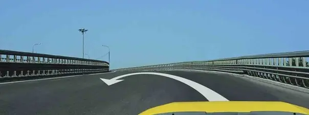 Вопрос 9: Разрешено ли Вам выполнить разворот на мосту по указанной траектории, управляя маломестным автобусом?