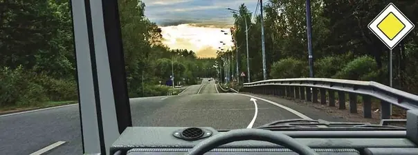 Вопрос 12: Разрешено ли Вам поставить автомобиль на стоянку в этом месте при наличии узкой обочины?