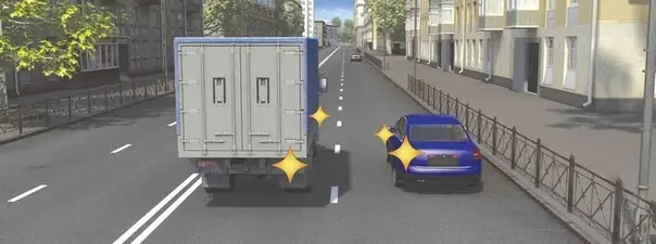 Вопрос 8: Кто должен уступить дорогу при взаимном перестроении?