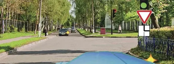 Вопрос 13: Обязаны ли Вы уступить дорогу легковому автомобилю при повороте направо?