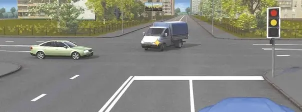 Вопрос 13: При включении зеленого сигнала светофора Вы должны уступить дорогу:
