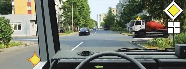 Вопрос 15: Как Вам следует поступить при повороте налево?